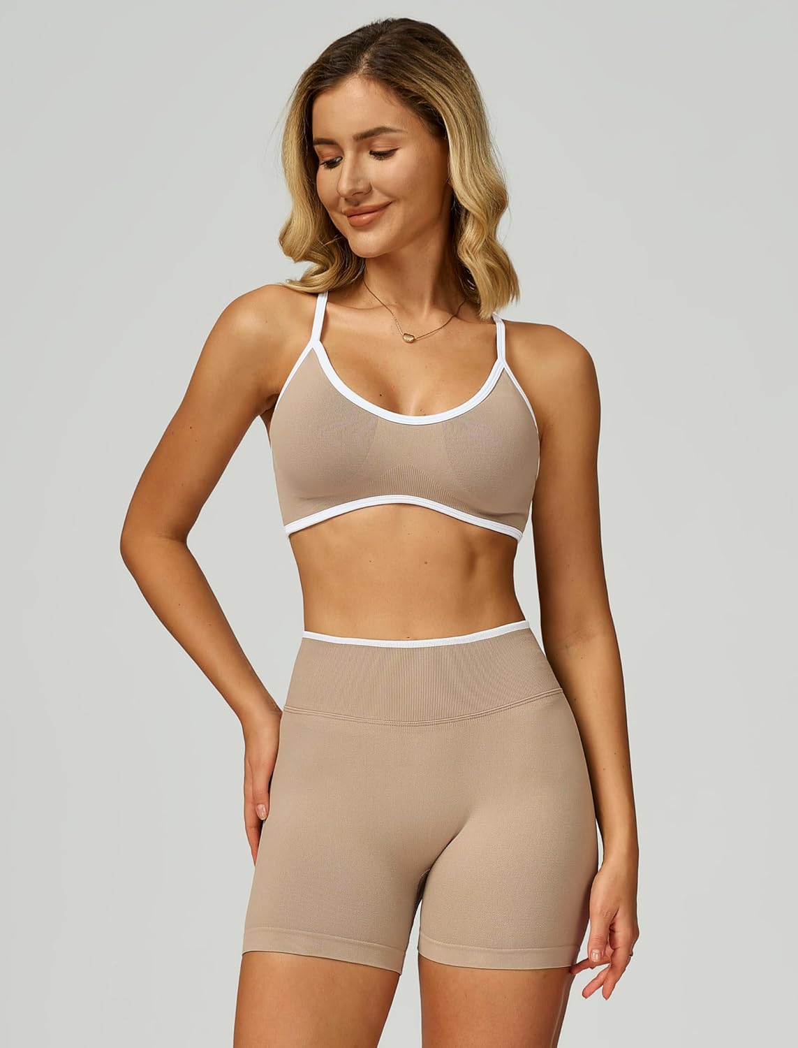 两件套女式锻炼套装拼色运动文胸和提臀短裤健身房瑜伽运动服装