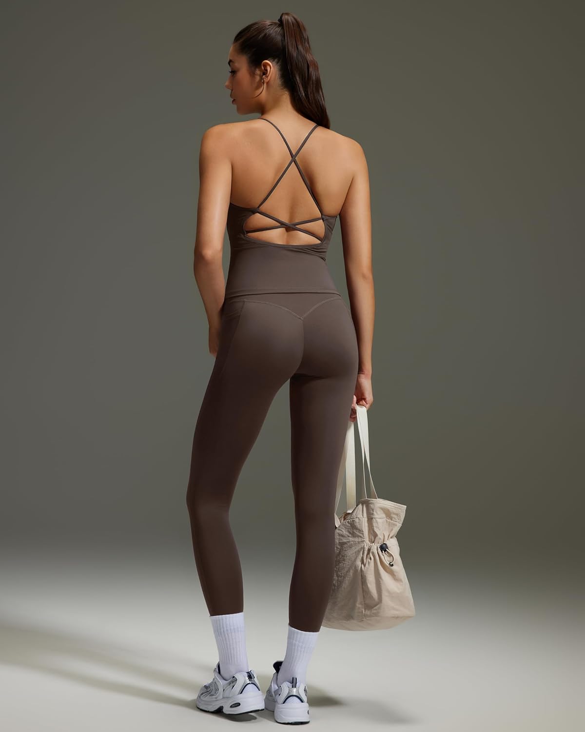 OMKAGI 2 件套女士健身套装,加垫健身上衣,带口袋,健身套装