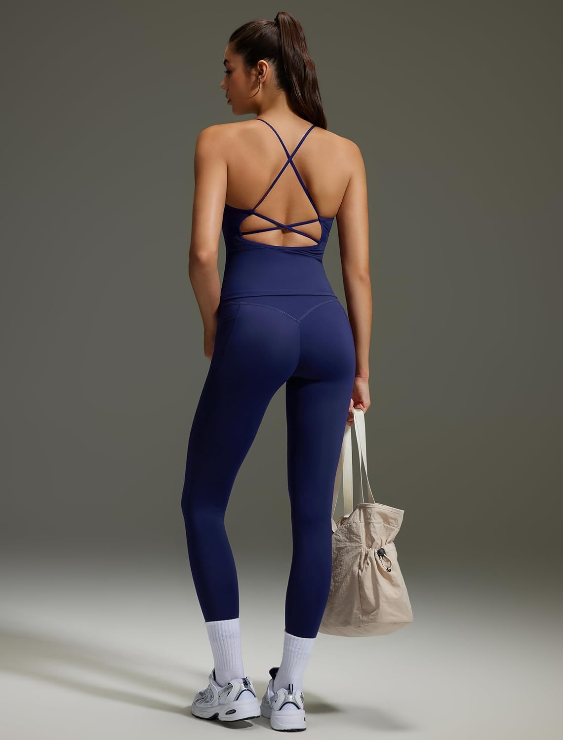 OMKAGI 2 件套女士健身套装,加垫健身上衣,带口袋,健身套装