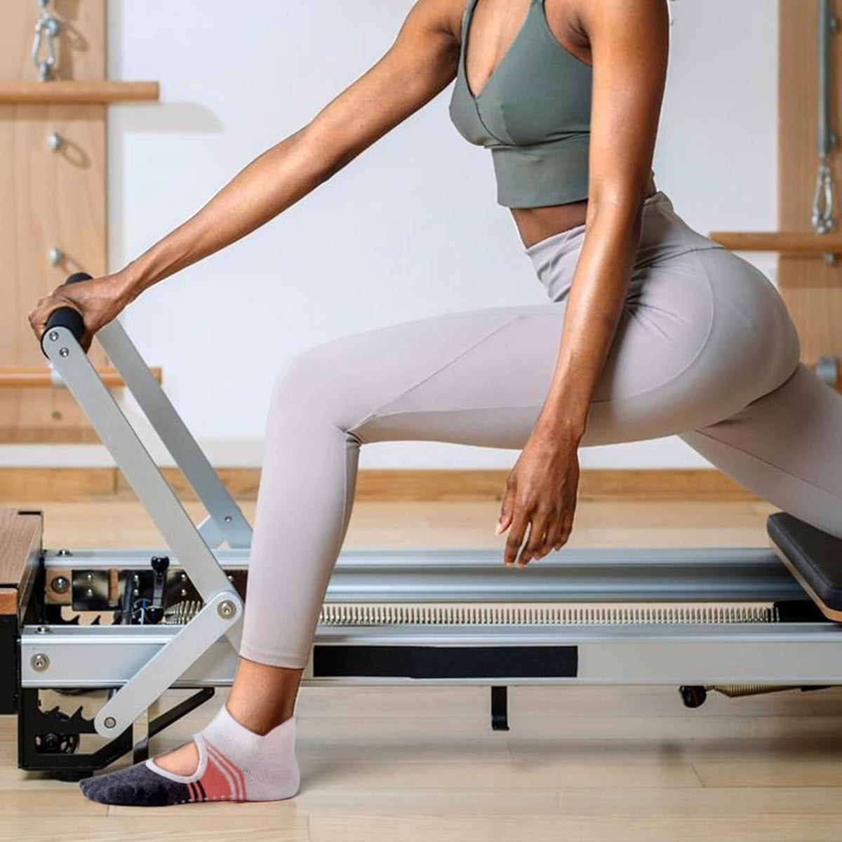 防滑普拉提瑜伽袜带抓地力女式 – 时尚水手袜,适合芭蕾舞和锻炼(尺码 5-9)