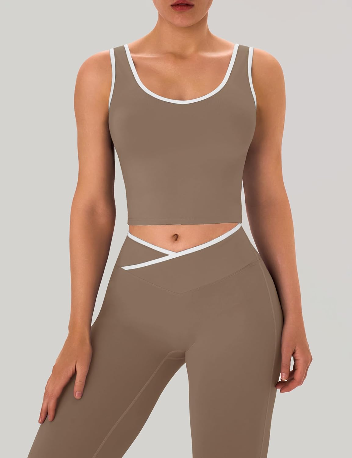 OLCHEE 女式锻炼套装 2 件套健身房瑜伽服装交叉喇叭打底裤露脐背心带撞色饰边