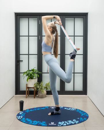 Tumaz 瑜伽垫包,带可调节肩带,适合卷垫,最大可达 26 英寸(约 66.0 厘米),可装必需品,坚固的G形钩闭合