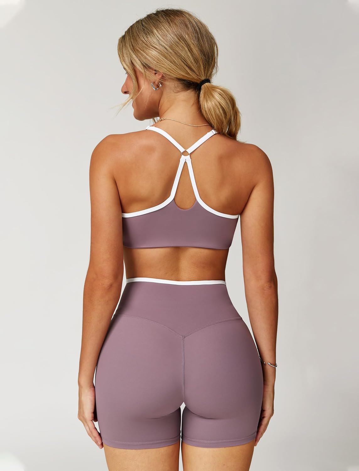 两件套女式锻炼套装拼色运动文胸和提臀短裤健身房瑜伽运动服装