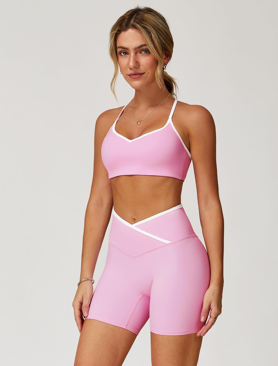 两件套女式锻炼套装拼色运动文胸和提臀短裤健身房瑜伽运动服装