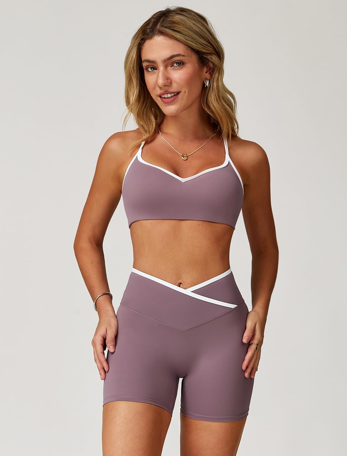 两件套女式锻炼套装拼色运动文胸和提臀短裤健身房瑜伽运动服装